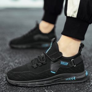 black sport shoe